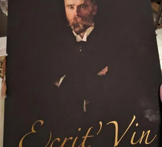 Les De L'ecrit'vin - En Plein Coeur Du Centre-ville