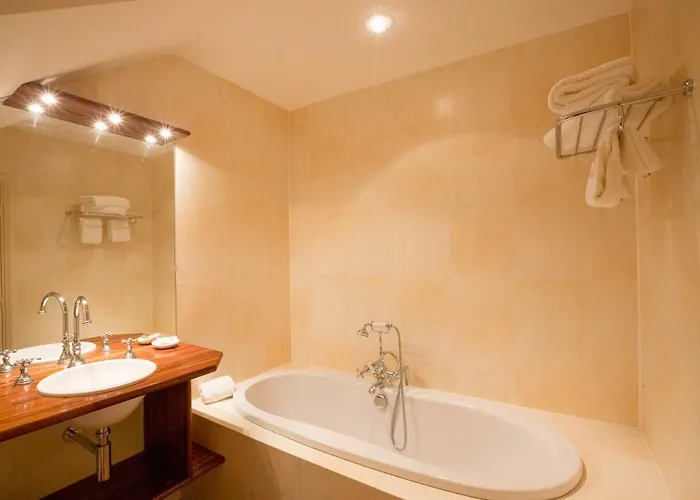 Les De L'ecrit'vin - En Plein Coeur Du Centre-ville 3* Бон