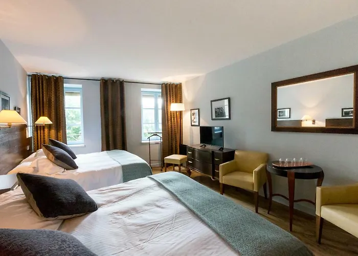 ゲストハウス Les De L'ecrit'vin - En Plein Coeur Du Centre-ville 3*