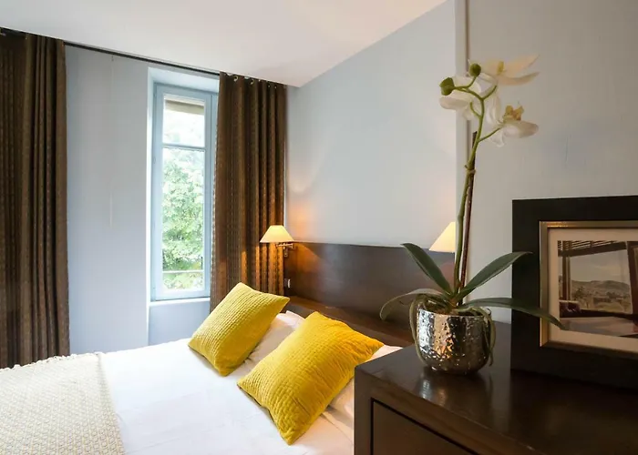 Gasthuis Les De L'ecrit'vin - En Plein Coeur Du Centre-ville